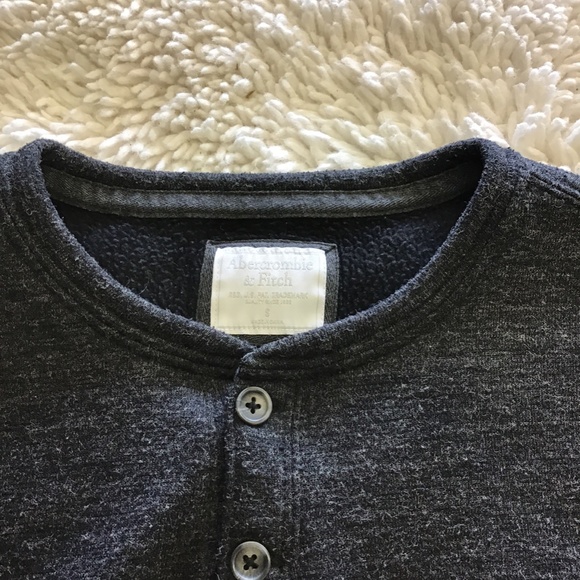 Abercrombie & Fitch Sweater Size S - Picture 2 of 3